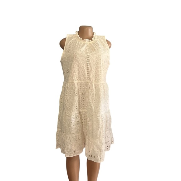3/$30 🍂 Loft White Eyelet Sleeveless Swing Dress - Picture 2 of 11